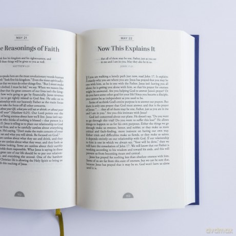 My Utmost For His Highest: Anglicised Modern Classic Edition with NIV Bible Text - Oswald Chambers [KSIĄŻKA]