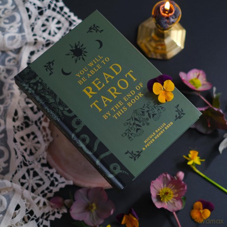 You Will Be Able to Read Tarot by the End of This Book: The illustrated guidebook to unlock your journey through the cards - Nicole Rallis [KSIĄŻKA]