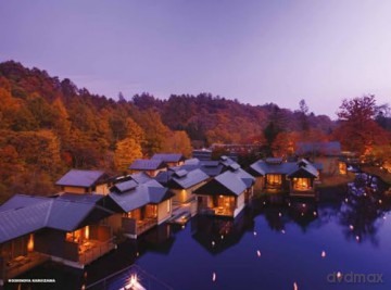 Soul of Tokyo Guide: 30 unforgettable experiences that capture the soul of Tokyo (Jonglez Soul of Guides) - Amandine Péchiodat [KSIĄŻKA]