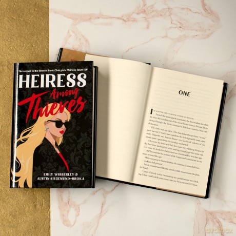 Heiress Among Thieves: 2 (Heiress Heists) - Austin Siegemund-Broka [KSIĄŻKA]