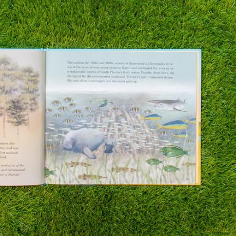 Marjory's River of Grass: Marjory Stoneman Douglas, Fierce Protector of the Everglades - Josie James [KSIĄŻKA]