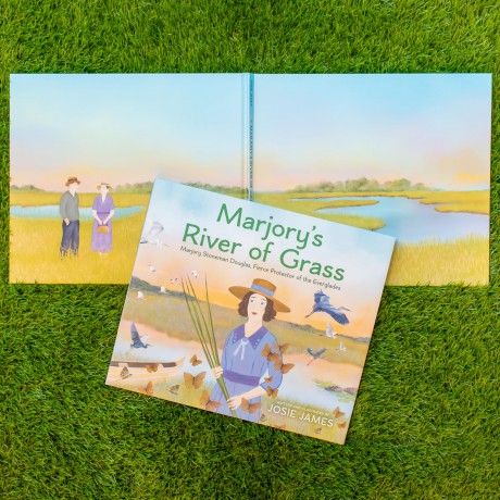 Marjory's River of Grass: Marjory Stoneman Douglas, Fierce Protector of the Everglades - Josie James [KSIĄŻKA]
