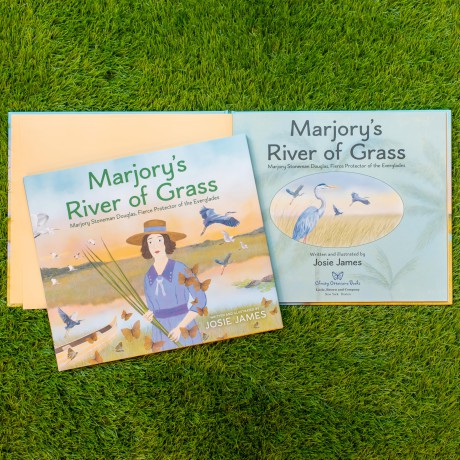 Marjory's River of Grass: Marjory Stoneman Douglas, Fierce Protector of the Everglades - Josie James [KSIĄŻKA]