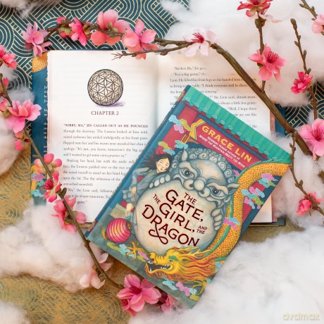 The Gate, the Girl, and the Dragon (Deluxe Limited Edition) - Grace Lin [KSIĄŻKA]