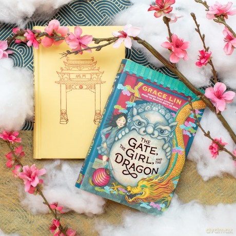 The Gate, the Girl, and the Dragon (Standard Edition) - Grace Lin [KSIĄŻKA]