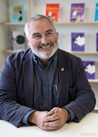 A Mermaid's Diary: The perfect mermaid holiday story from award-winner Chris Riddell - Chris Riddell [KSIĄŻKA]