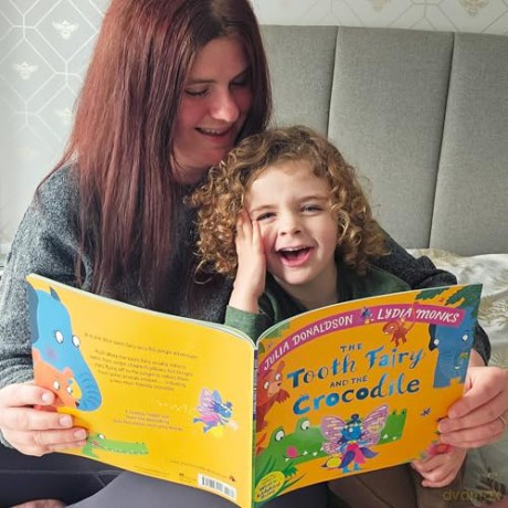 The Tooth Fairy and the Crocodile: a magical introduction to the tooth fairy for young children - Julia Donaldson [KSIĄŻKA]