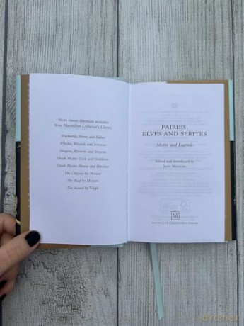 Fairies, Elves and Sprites: Myths and Legends (Macmillan Collector's Library) - Jean Menzies [KSIĄŻKA]