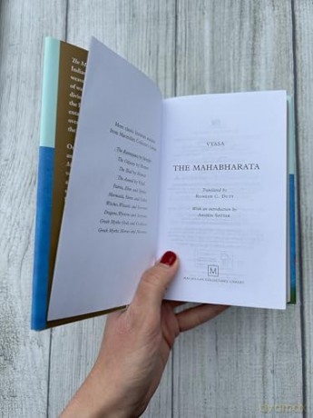 The Mahabharata: An Abridged Edition (Macmillan Collector's Library) - Vyasa [KSIĄŻKA]