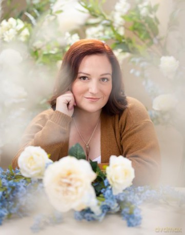 Rose in Chains: The NO.1 SUNDAY TIMES bestselling enemies-to-lovers romantasy and sizzling start to a series: Book 1 (The Evermore Trilogy) - Julie Soto [KSIĄŻKA]