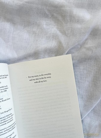 The Everyday and Far Away: The perfect bookclub read for fans of Rachel Joyce - Jacqueline Jones [KSIĄŻKA]