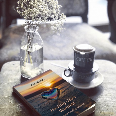 Healing Life's Wounds: Beyond Feeling Broken - Pat Marsh [KSIĄŻKA]