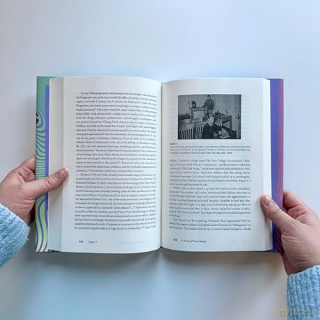 Mother Media: Hot and Cool Parenting in the Twentieth Century - Hannah Zeavin [KSIĄŻKA]