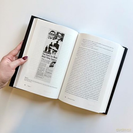 The Saucerian: The Unbelievable Life of Gray Barker: UFOs, Men in Black, and the Unbelievable Life of Gray Barker - Gabriel Mckee [KSIĄŻKA]