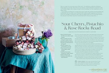 Handfuls of Sunshine: Perfect bite-sized bakes; 70+ recipes to share - Tilly Pamment [KSIĄŻKA]