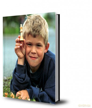 Magnus Carlsen -- A Life In Pictures: The story of the World Champion in more than 200 photos - Jonathan Tisdall [KSIĄŻKA]