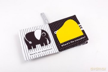 Baby's First Cloth Book: Cuddly Lion - Ingela P Arrhenius [KSIĄŻKA]