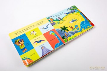 Bizzy Bear Find and Follow: At the Dinosaur Park: with 4 sliding counters - Benji Davies [KSIĄŻKA]
