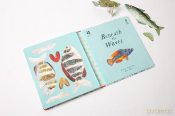 National Trust: Beneath the Waves: Press out and learn about 20 fabulous fish - Lauren Fairgrieve [KSIĄŻKA]