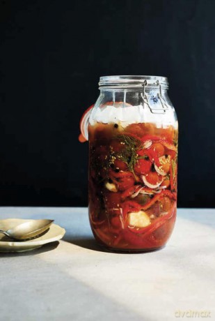 FERMENT: A Cookbook. Simple ferments and pickles, and how to eat them - Kenji Morimoto [KSIĄŻKA]