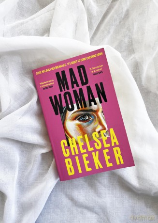 Madwoman - Chelsea Bieker [KSIĄŻKA]