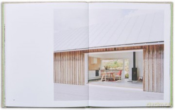 Center and Periphery: Five Houses by Mikael Bergquist - Mikael Bergquist [KSIĄŻKA]