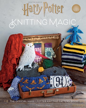 Harry Potter: Knitting Magic: The essential pattern book for knitting iconic Harry Potter clothing and accessories - Tanis Gray [KSIĄŻKA]
