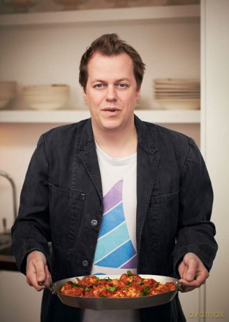 Let's Eat: The classic home cookbook from best-selling author and food broadcaster Tom Parker Bowles - Tom Parker Bowles [KSIĄŻKA]
