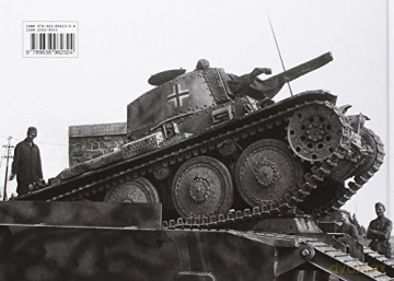 Panzerwaffe on the Battlefield: World War Two Photobook Series: Volume 3 - Peter Barnaky [KSIĄŻKA]