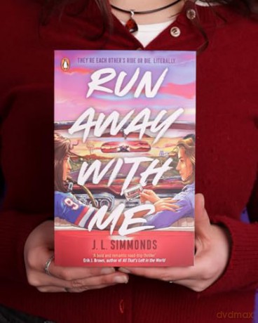 Run Away With Me: A must-read thriller-romance road trip! - J. L. Simmonds [KSIĄŻKA]