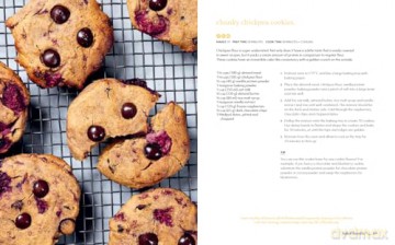 Chloe's Vegan Kitchen: 90 Fresh and Easy Recipes, from Cookies to Curries - Chloe Wheatland [KSIĄŻKA]