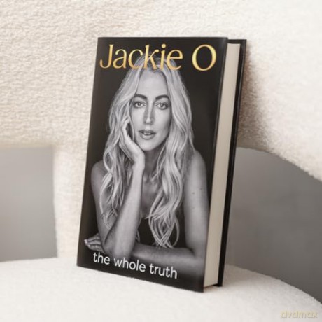 The Whole Truth - Jackie O [KSIĄŻKA]