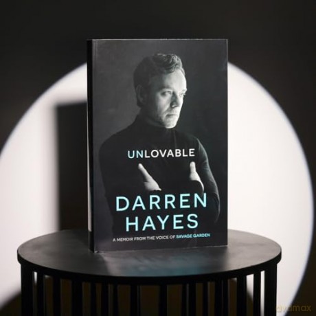 Unlovable: A Memoir from the Voice of Savage Garden - Darren Hayes [KSIĄŻKA]