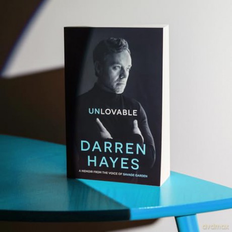 Unlovable: A Memoir from the Voice of Savage Garden - Darren Hayes [KSIĄŻKA]