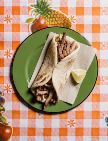 Sunny Days, Taco Nights: A Cookbook - Enrique Olvera [KSIĄŻKA]