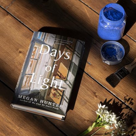 Days of Light: a transporting story of love and loss you'll carry with you forever - Megan Hunter [KSIĄŻKA]