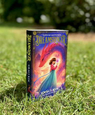Dreamslinger: a thrilling new fantasy series from bestselling author Graci Kim - Graci Kim [KSIĄŻKA]