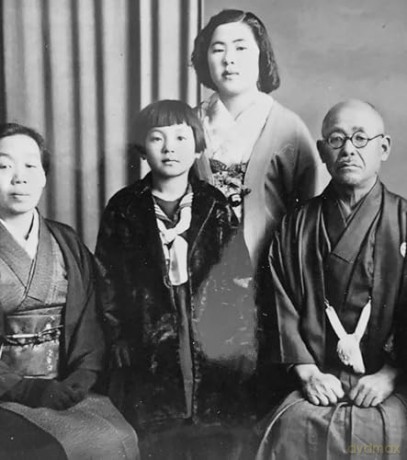 90 Seconds to Midnight: A Hiroshima Survivor's Nuclear Odyssey - Charlotte Jacobs [KSIĄŻKA]