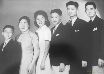 Victory in Shanghai: A Korean American Family's Journey to the CIA and the Army Special Forces - Robert S. Kim [KSIĄŻKA]