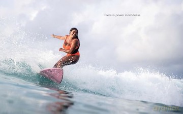 Every Body Surf: A Tribute to Self-Love and Sisterhood - Carolina Amell [KSIĄŻKA]