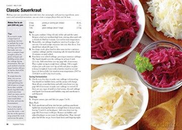 The Complete Book of Pickling: 250 Recipes from Pickles to Chutneys to Salsas: 250 Recipes for Pickling, Fermentation and More - Jennifer MacKenzie [KSIĄŻKA]