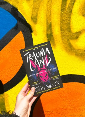 Traumaland: 'Black Mirror in book form.' Observer - Josh Silver [KSIĄŻKA]