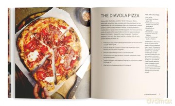 Fire + Wine Backyard Pizza: Perfect Pizza for Any Outdoor Oven or Grill, with Inspired Wine Pairings - Mary Cressler [KSIĄŻKA]
