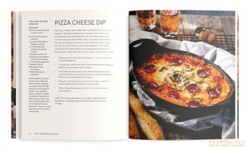 Fire + Wine Backyard Pizza: Perfect Pizza for Any Outdoor Oven or Grill, with Inspired Wine Pairings - Mary Cressler [KSIĄŻKA]