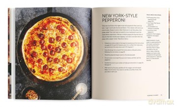 Fire + Wine Backyard Pizza: Perfect Pizza for Any Outdoor Oven or Grill, with Inspired Wine Pairings - Mary Cressler [KSIĄŻKA]
