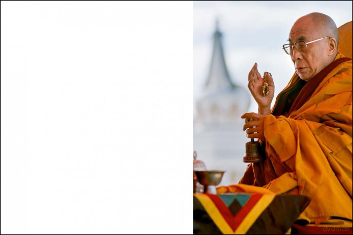 Dalai Lama: Photographs by Manuel Bauer. 1990-2024 - Gaden Phodrang Foundation of the Dalai Lama [KSIĄŻKA]