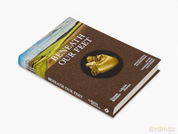 Beneath our Feet: Everyday Discoveries Reshaping History: 17 (British Museum) - Michael Lewis [KSIĄŻKA]
