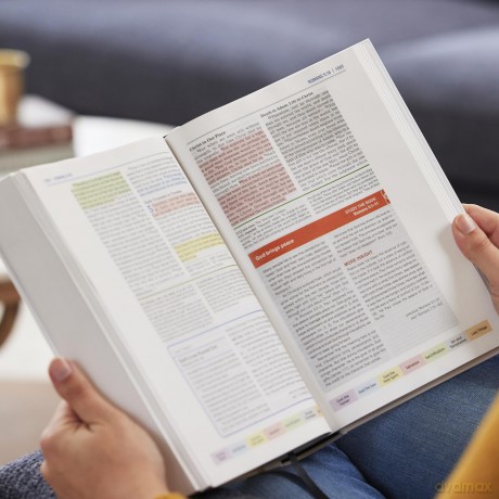 Color Code Study Bible, Revealing God's Truth Color by Color (NKJV, Brown Leathersoft, Red Letter) - Thomas Nelson [KSIĄŻKA]