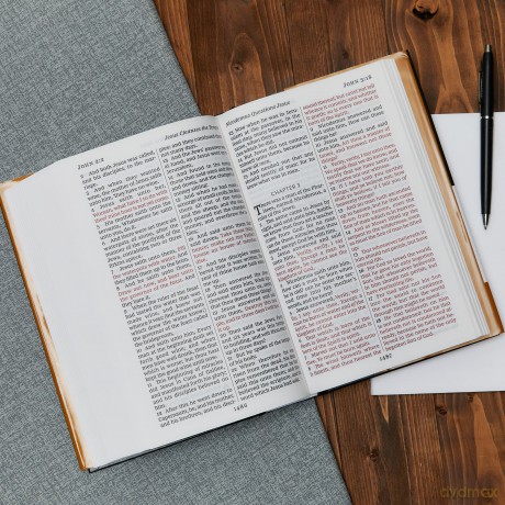 KJV, Pew Bible, Large Print, Hardcover, Burgundy, Red Letter, Comfort Print - Thomas Nelson [KSIĄŻKA]