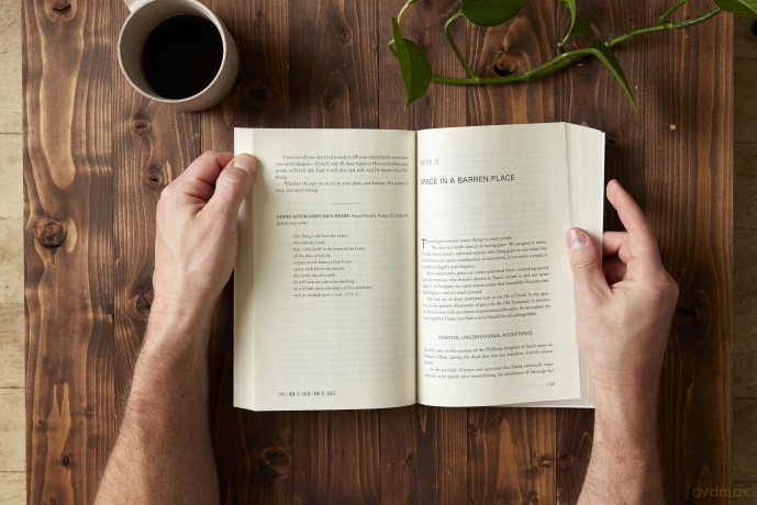 Man of Valor, Man of Grace: The Life of David (The Perfect Gift for Fans of House of David. Discover More About the Real King David of the Bible) - Charles R. Swindoll [KSIĄŻKA]